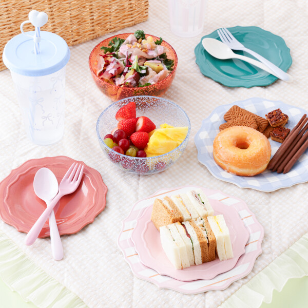 ＼ピクニックにおすすめ♥/軽くて割れにくいプレート🍽️