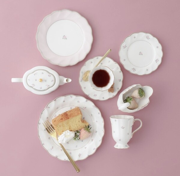 【大好評】新作のクラシックローズシリーズ🌹