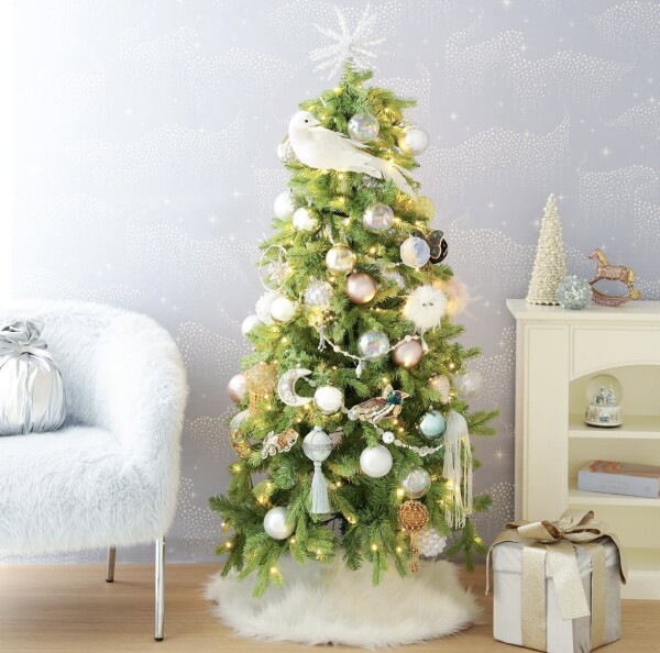 今年は３色！！LED付クリスマスツリー🎄✨