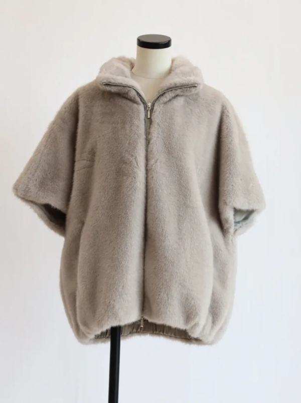 いつものお洋服にプラスして一気に秋モードに🍂
