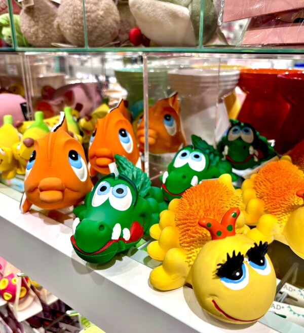 わんちゃん用のおもちゃが入荷しました！