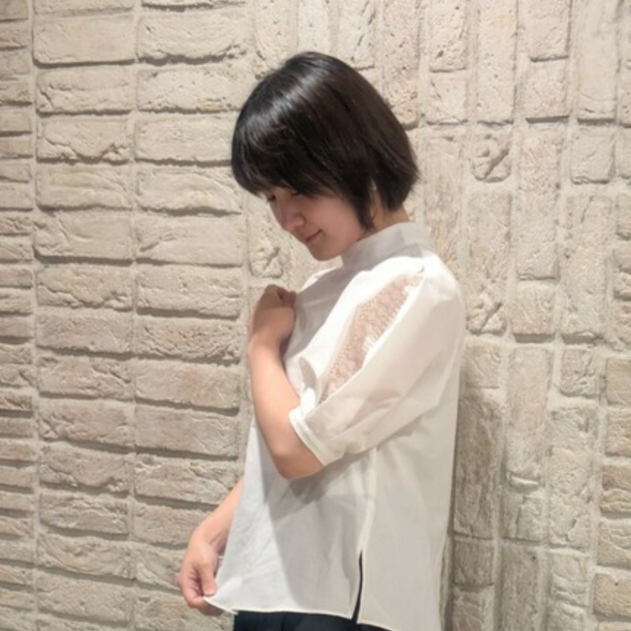 春のプレゼントにも、【パフスリーブレースシャツ】