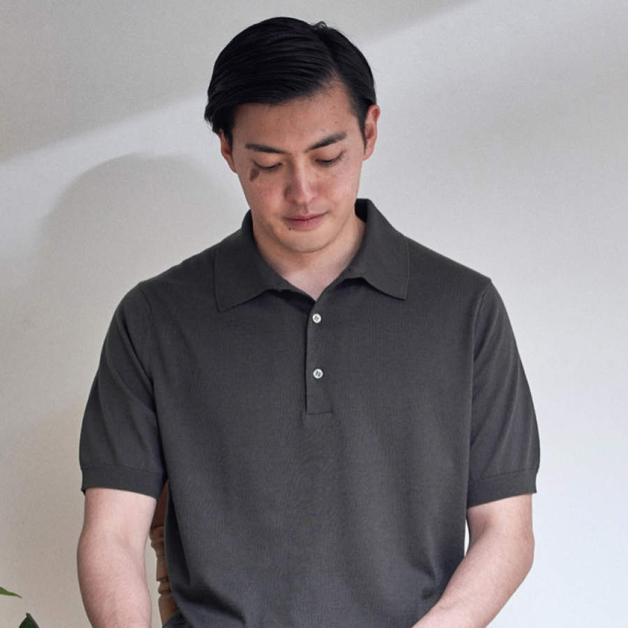 ポロシャツ入荷しております。