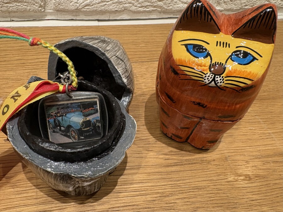 猫モチーフのパピエマシェ