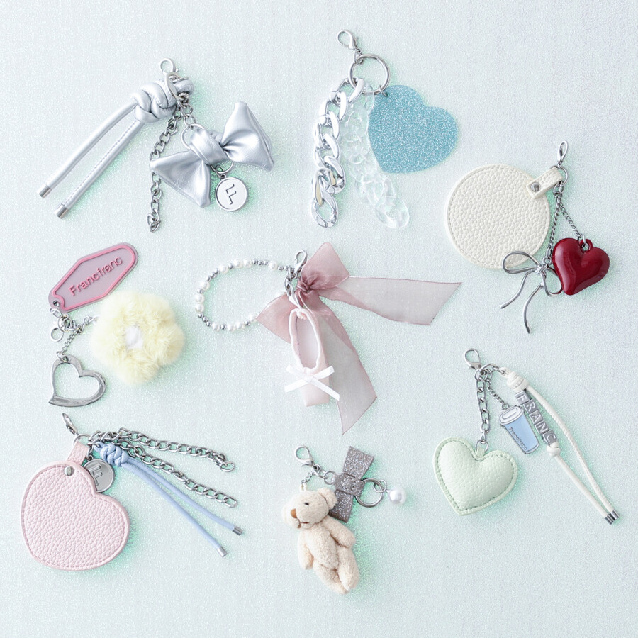 色々な物につけれる✨Francfrancらしいチャーム🐻