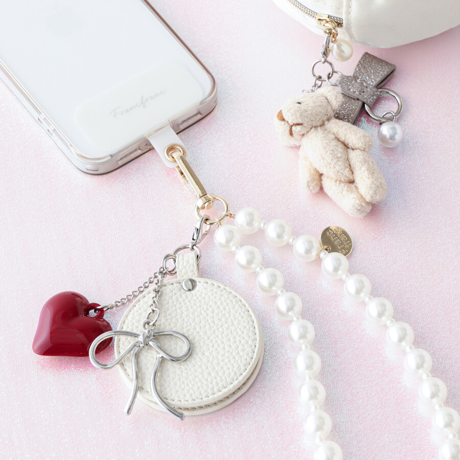 色々な物につけれる✨Francfrancらしいチャーム🐻